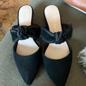 NWOT loeffler Randall block heel size 6